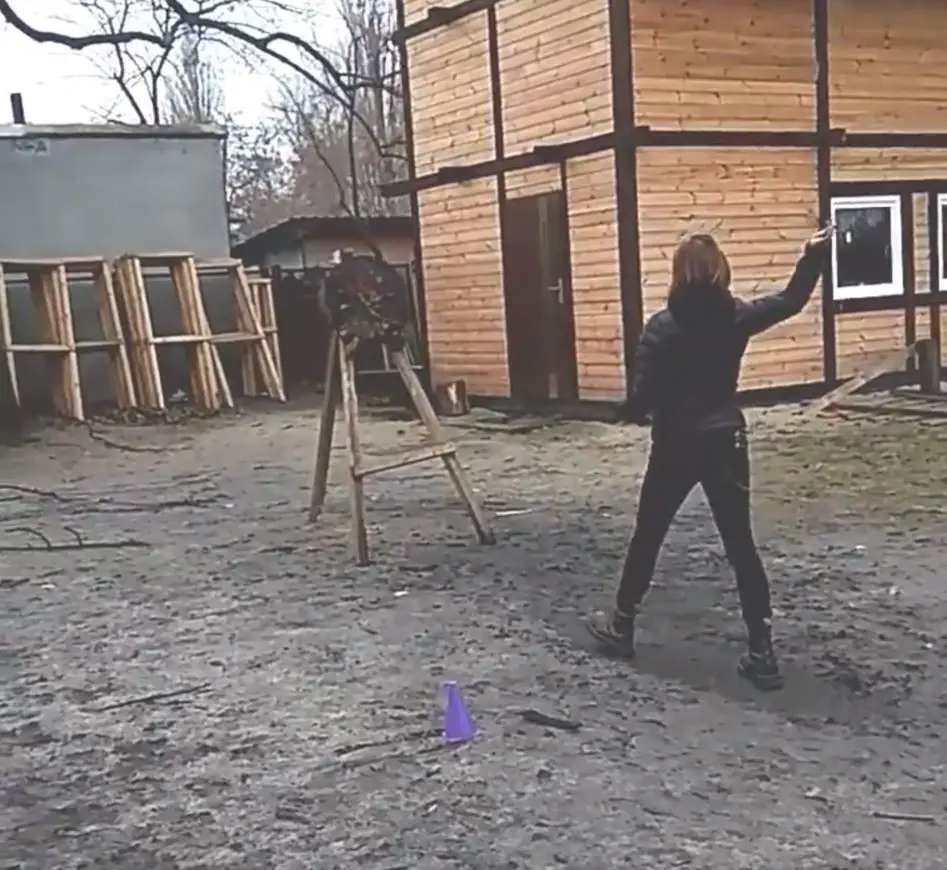 10 DIY Knife Throwing Targets + Plan Dimensions 5 10 DIY Knife Throwing Targets + Plan Dimensions
