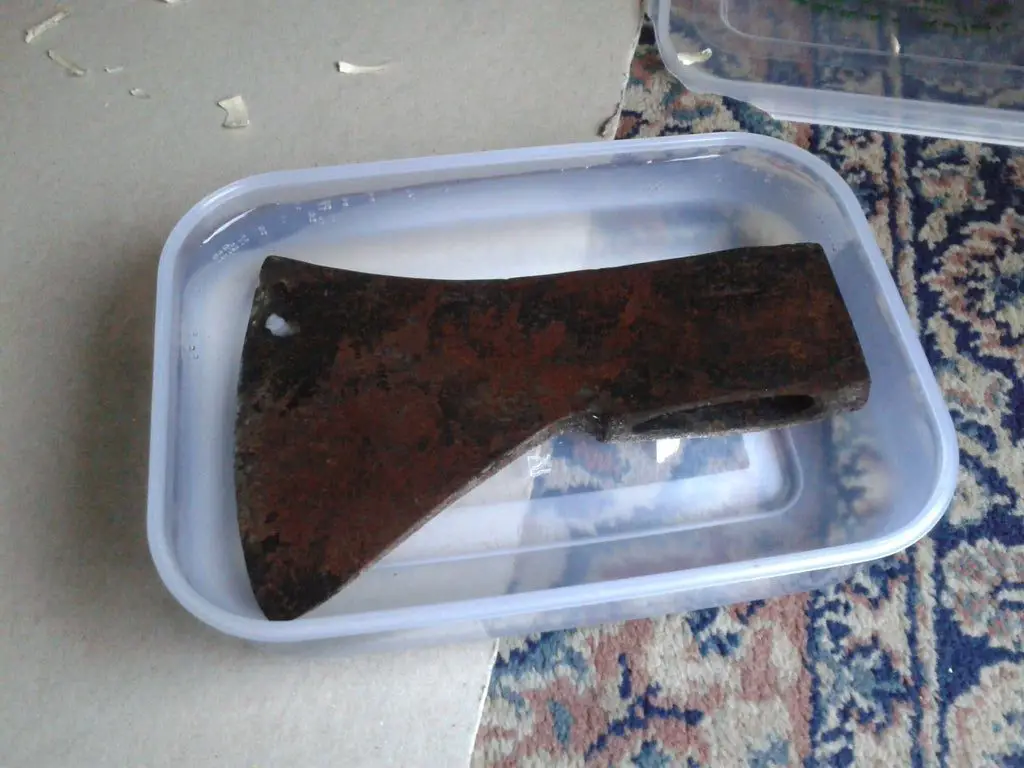 Soak Axe Head in Vinegar