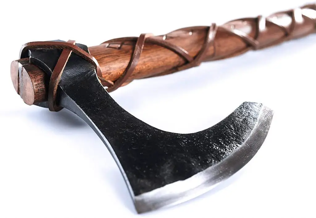8 Best Viking Axes [2022 Tried & Tested]