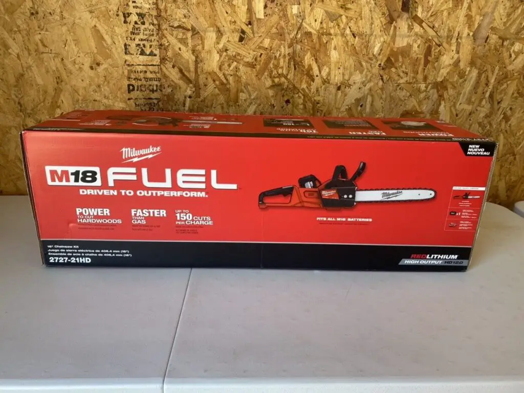 Milwaukee M18 FUEL Chainsaw Unboxing