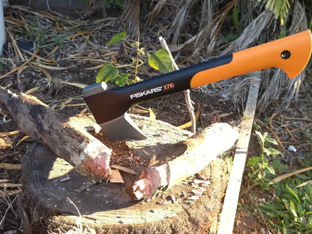 Fiskars X7 Hatchet in Action