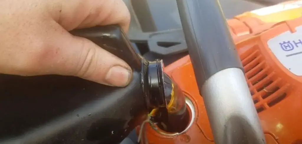 replacing a chainsaws bar oil