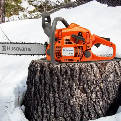 how to store a chainsaw for winter