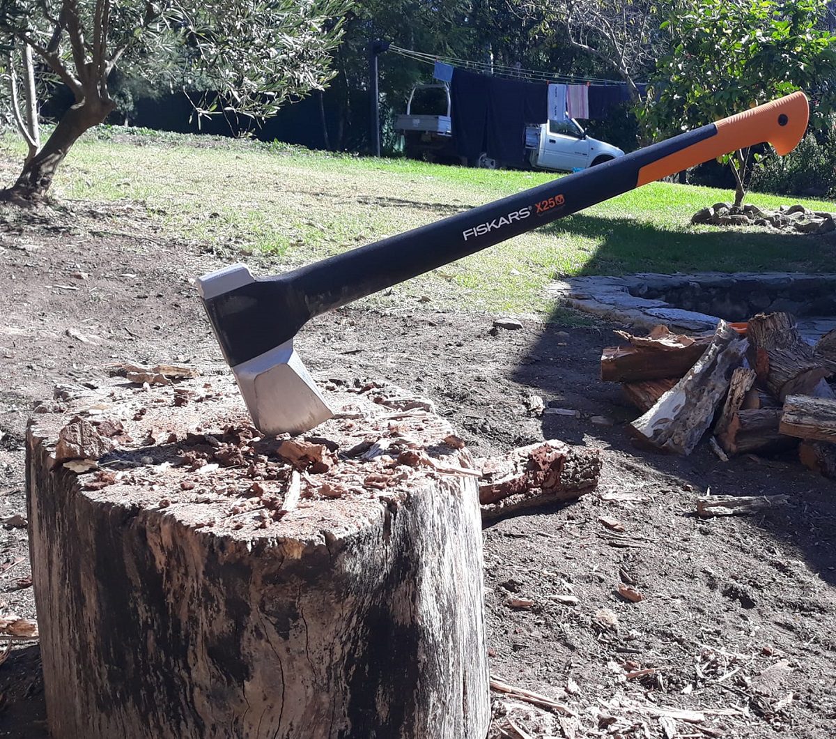 How to Split Wood and Logs with an Axe [2023 Updated] Awesome Axes