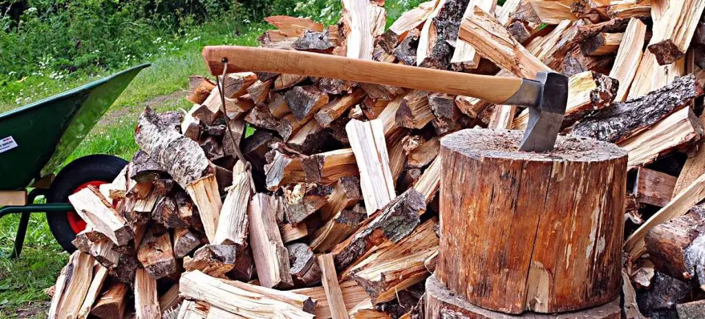 Gransfors Bruks splitting axe field testing by splitting a cord of firewood